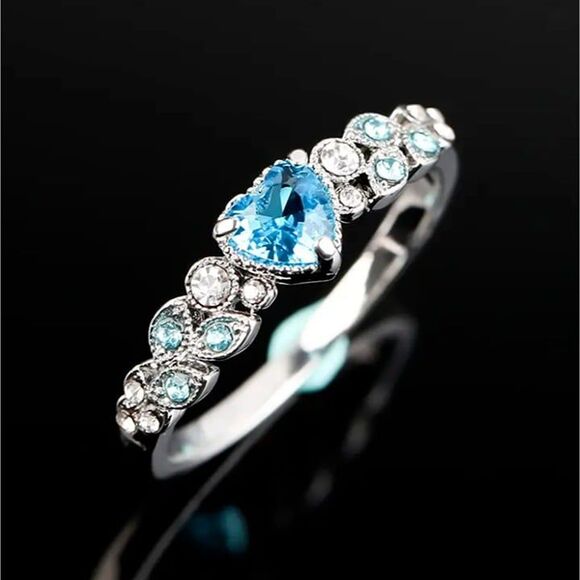 Silver Light BLUE HEART Stone & Leaves Ring Size 7 - Picture 1 of 5